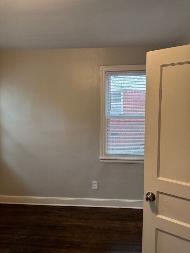 Foto del edificio - 157-159 Roberta Dr