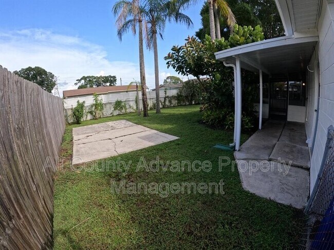 Foto del edificio - 311 Shore Dr E