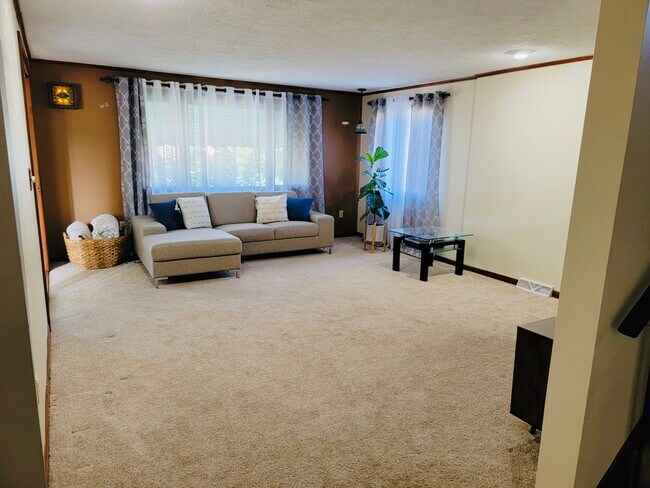 17 pies de 14' x sala de estar - 425 Halley St