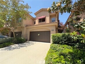 Building Photo - 2018 Villa Del Lago Dr