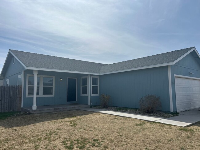 Foto del edificio - 3 Bed 2 Bath Newly Updated Fernley Home