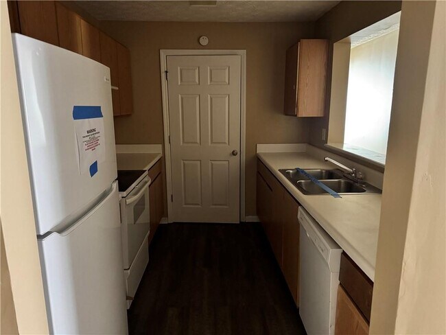 Building Photo - 3203 Fairington Ridge Cir