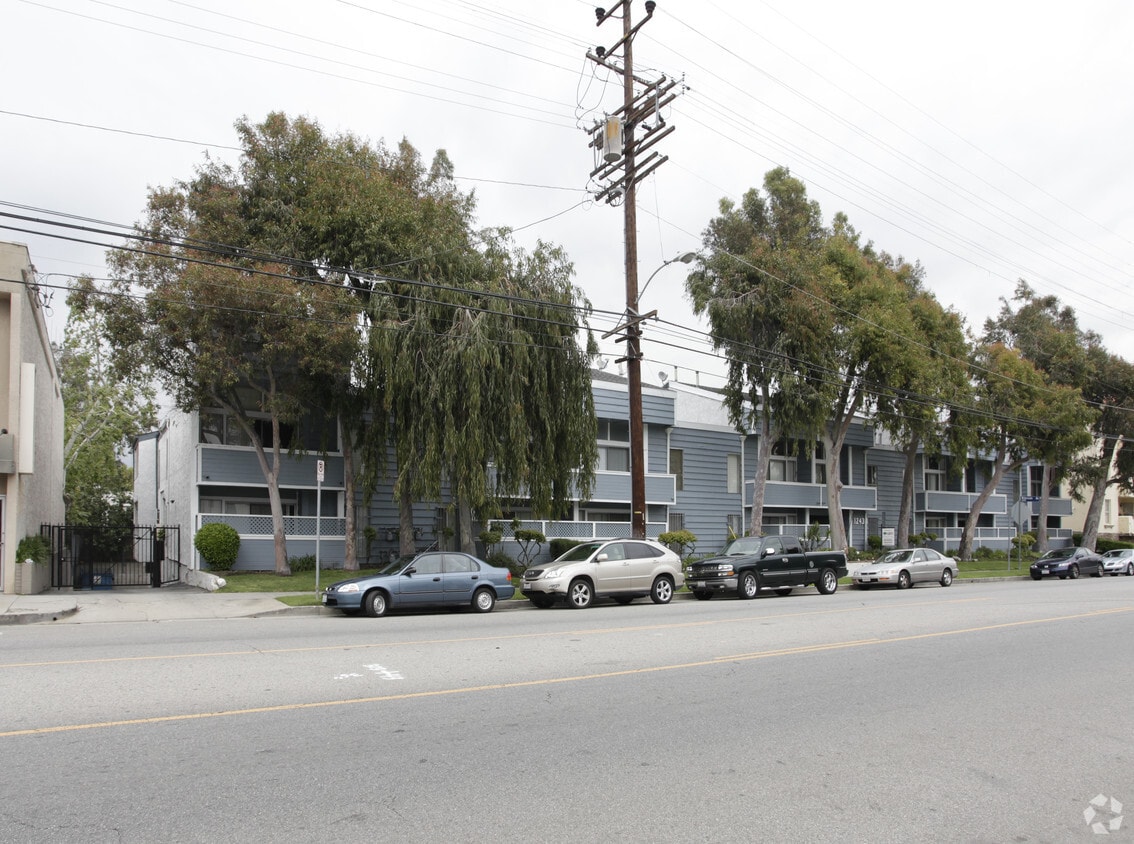 Primary Photo - 12433 Moorpark St