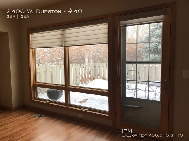 Building Photo - Centrally located 3 bed Condo with garage