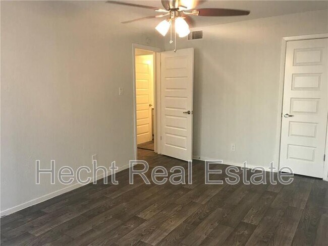 Foto del edificio - 7302 Duval St