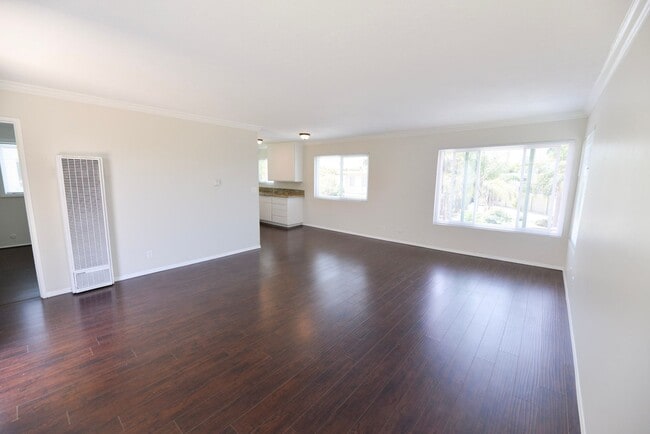 Building Photo - 248 Avenida Del Poniente