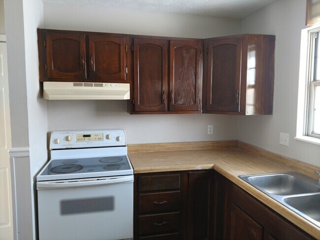 Foto del edificio - Cozy 3 bedroom 1.5 bath with a Garage