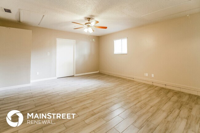 Foto del edificio - 2409 Oak Hollow Dr