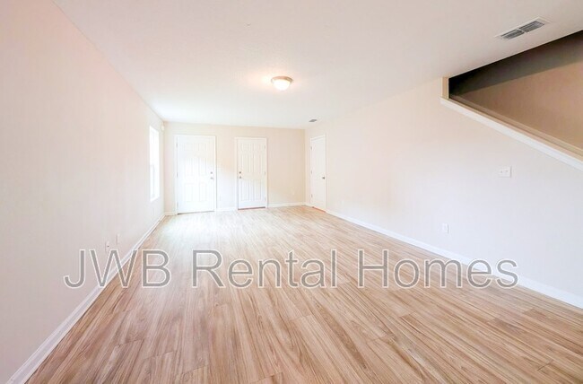 Foto del edificio - 6861 Lake Mist Ln