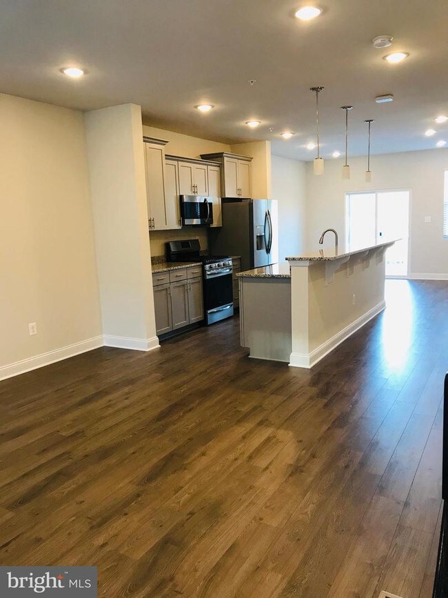 Foto del edificio - 7154 Banbury Dr