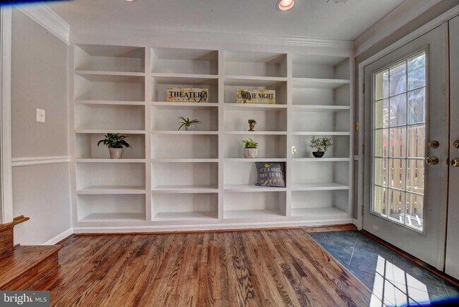 Building Photo - 2969 Oakborough Square