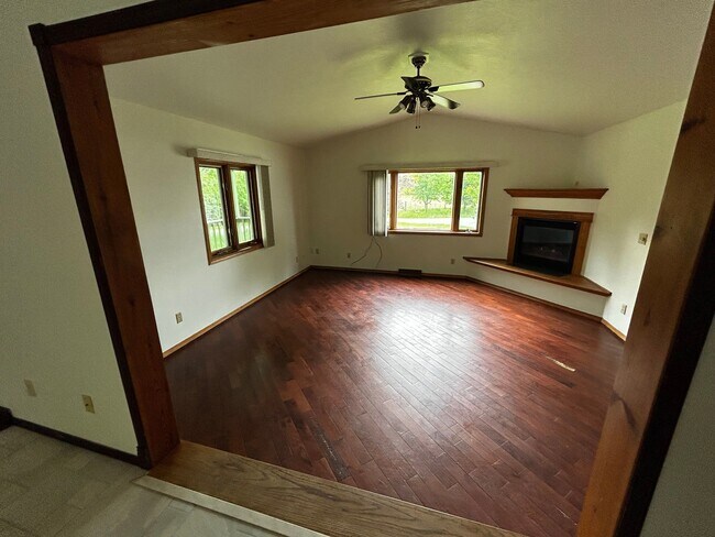 Foto del edificio - 4217 County Rd T