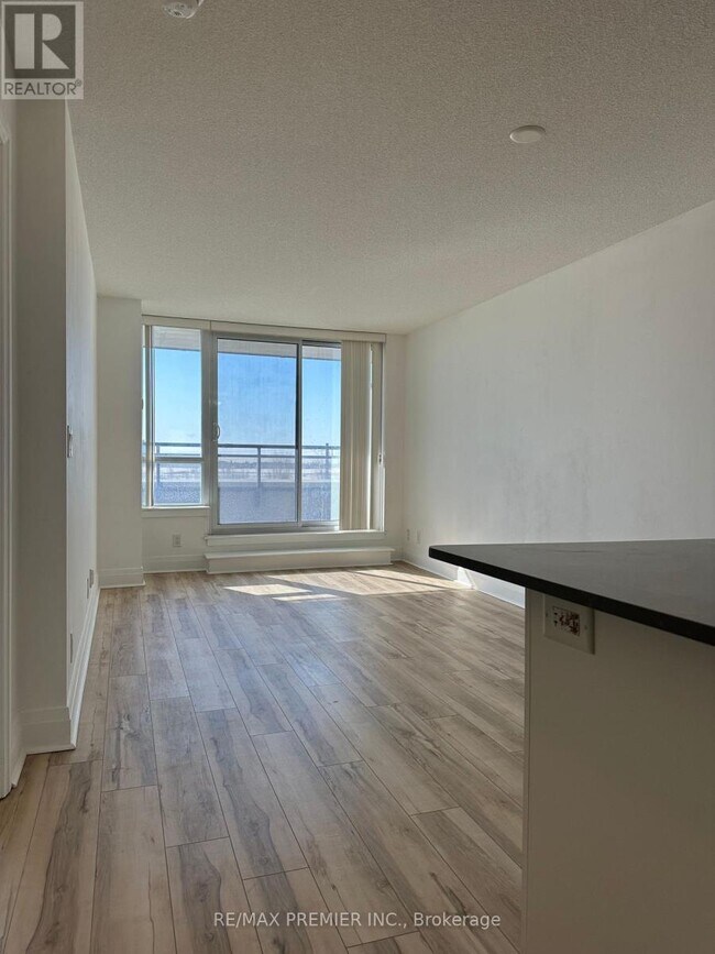 Building Photo - 1060 Sheppard Ave W