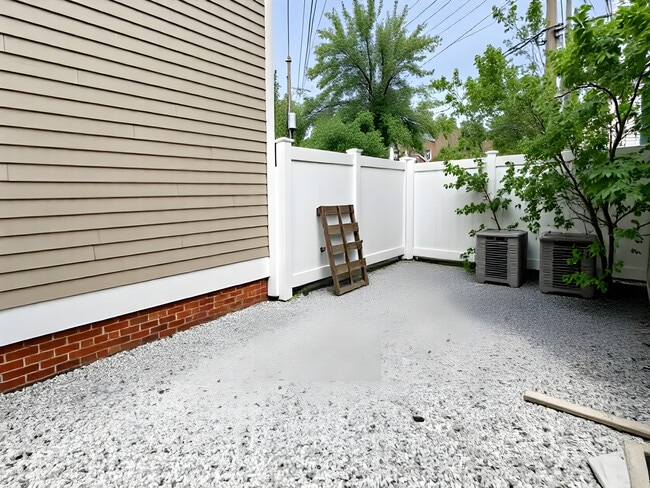 Building Photo - 157 M St