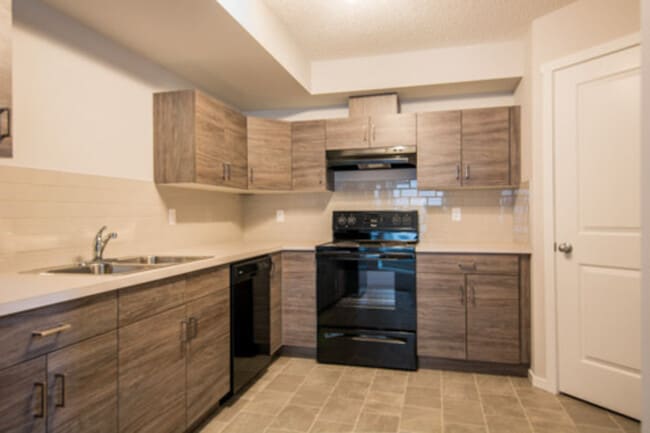 Building Photo - 4705-C-4749 49 Ave