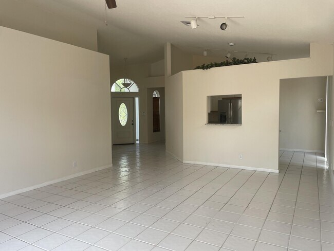 Building Photo - 3958 Redondo Way