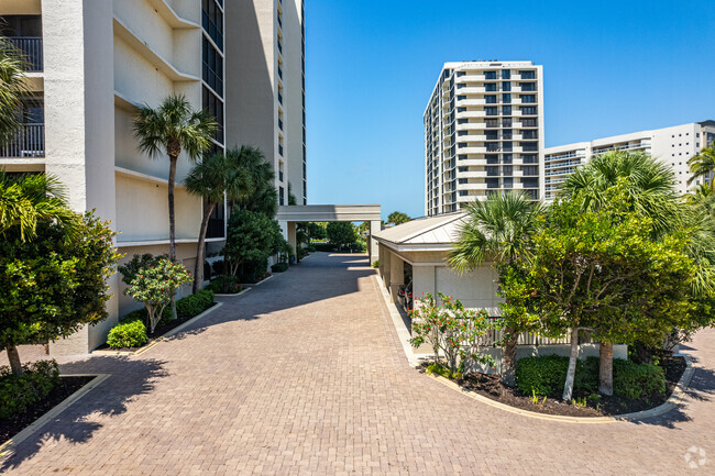 Building Entrance - Vanderbilt Gulfside II