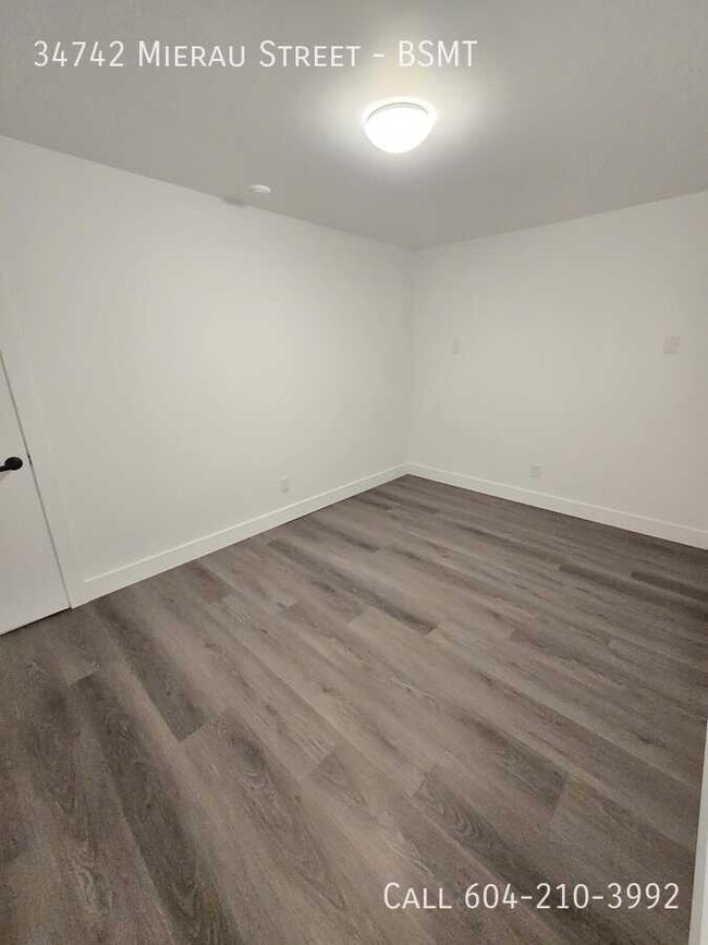 Photo du bâtiment - Renovated Suite in Abbotsford
