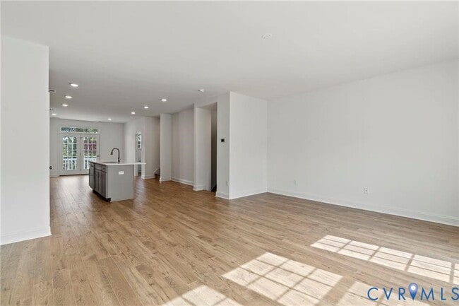 Foto del edificio - 13800 Village View Dr