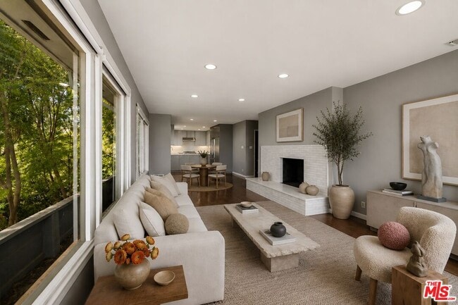Building Photo - 1438 Davies Dr