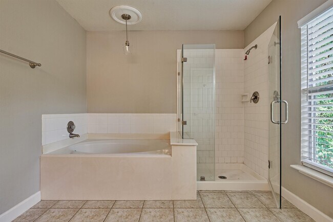 Building Photo - 170 N Dreamweaver Cir