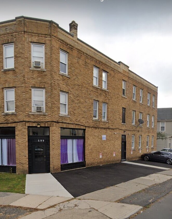 Primary Photo - 599 East St