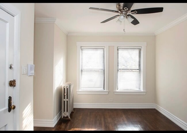 Building Photo - 1056 W Lill Ave