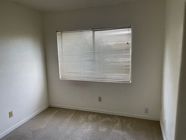 Foto del edificio - 2536 N Corinthian Garden Dr