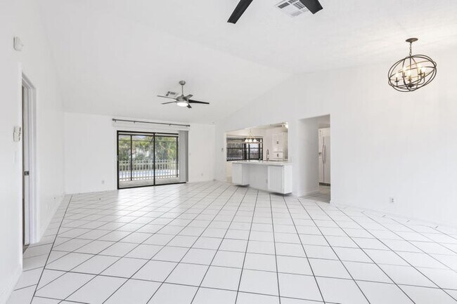 Foto del edificio - 1686 SE Trumpet Ln
