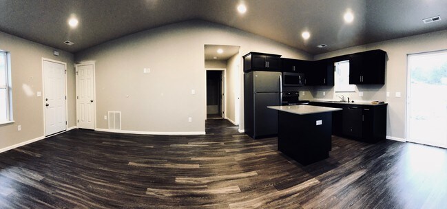 Foto del edificio - 5814 Summerland Dr