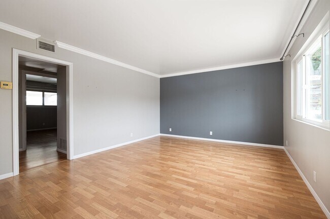 Foto del edificio - Quaint and Quiet 2-Bedroom 55+ Home with G...