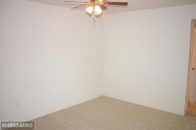 Building Photo - 2 br, 1 bath Condo - 415 Christopher Ave