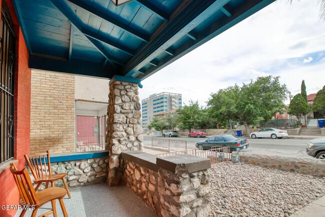 Foto del edificio - 1214 N Kansas St