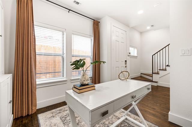 Foto del edificio - 4222 Roseland Ave