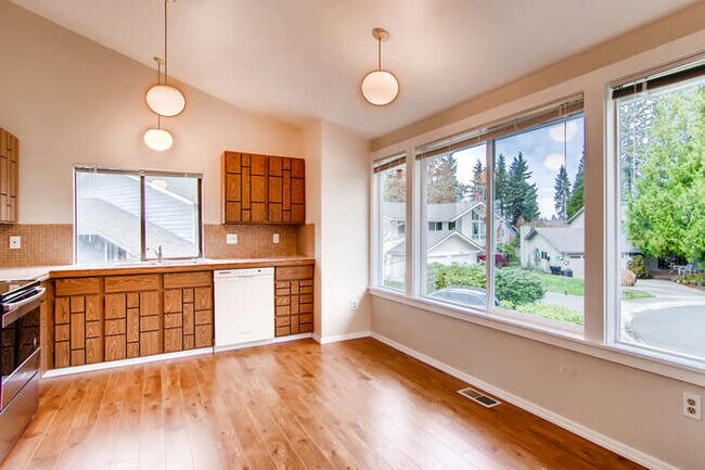Building Photo - 15905 NE 106th Ct