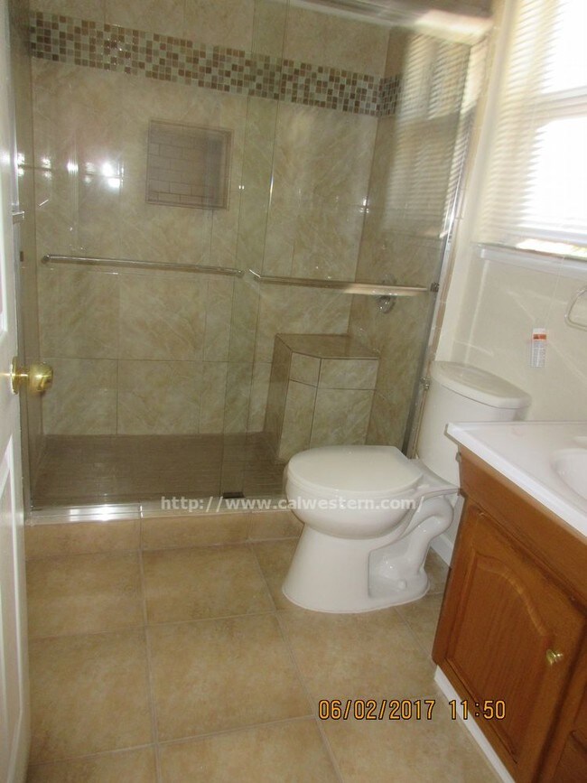 Building Photo - 2340 Bailey Ave