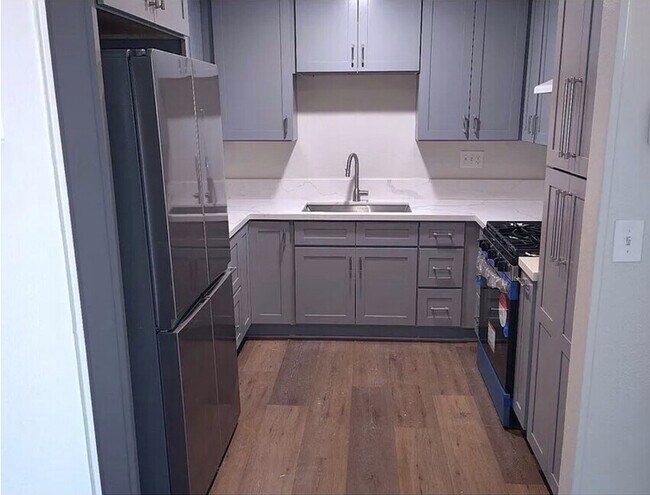 Foto del edificio - 44136 Division St