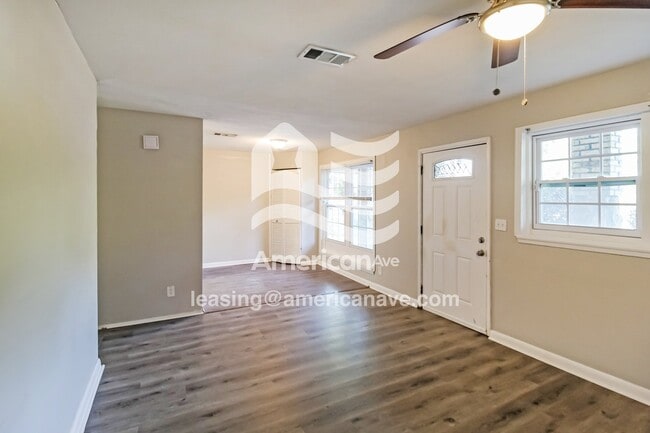 Building Photo - 3036 Urban Ave