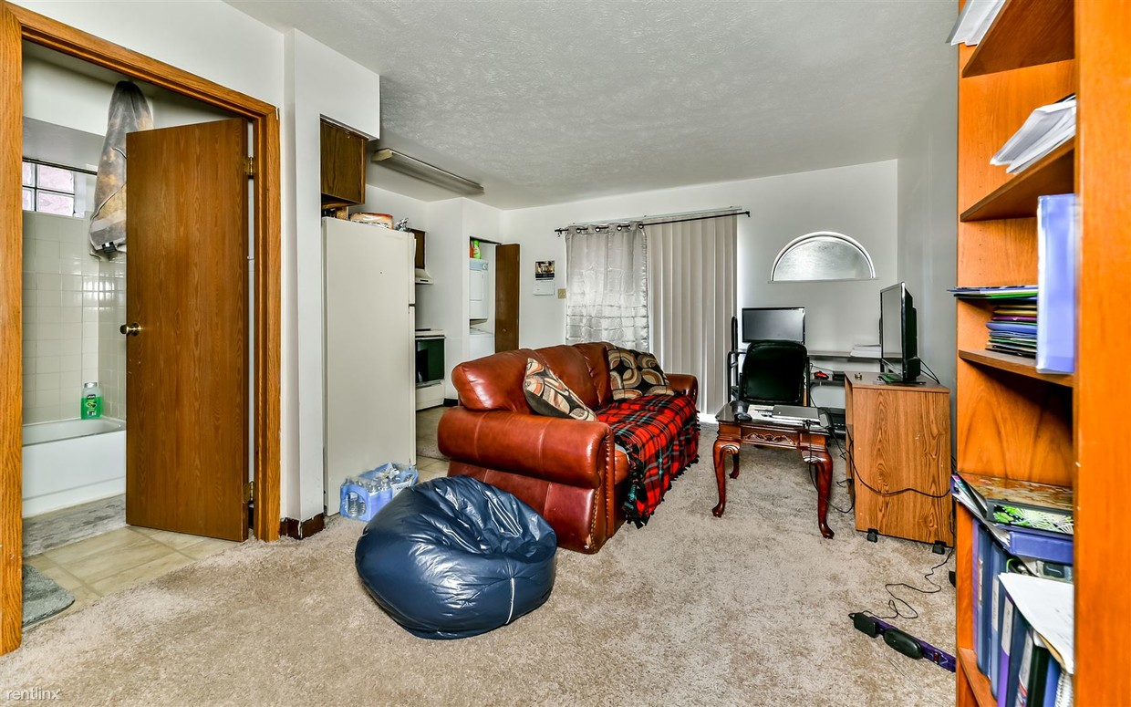 Primary Photo - 1 br, 1 bath Apartment - 3210 Kennett Sq