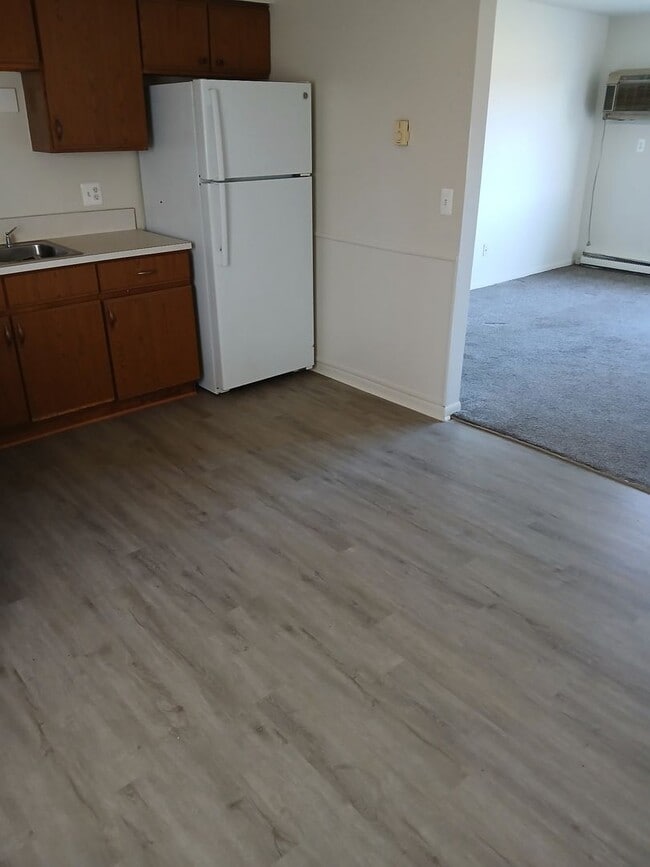 Photo - RANCH STYLE 3 BEDROOM DUPLEX FOR LEASE Townhome