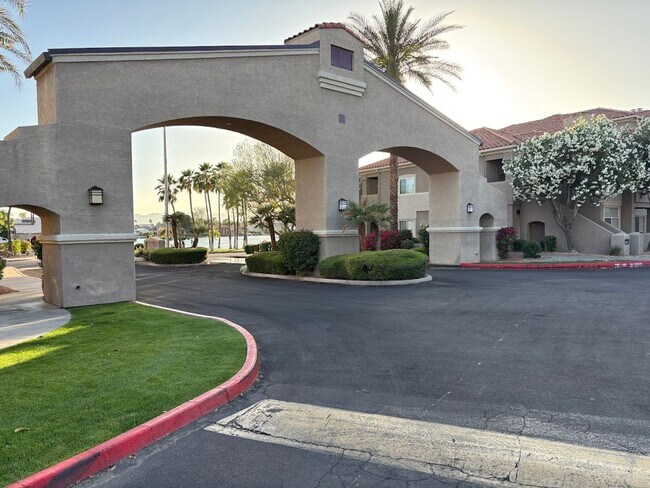 Building Photo - 3830 E Lakewood Pkwy E
