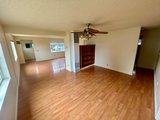 Building Photo - Freshly painted large home near Everett Mall AVAILABLE NOW