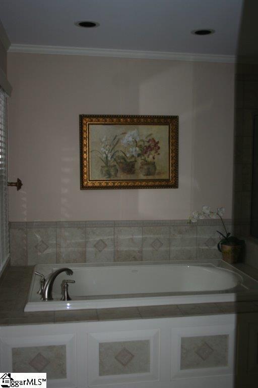 Building Photo - 5 bedroom in Greenville SC 29615