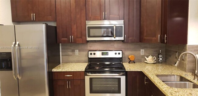 Foto del edificio - 3918 Cherry Ln