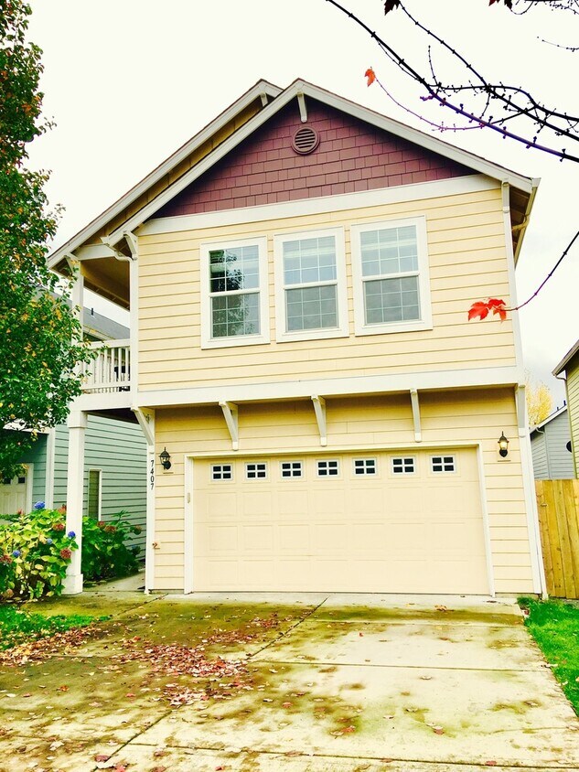 Primary Photo - Spacious 4-Bedroom Home in Central Vancouv...