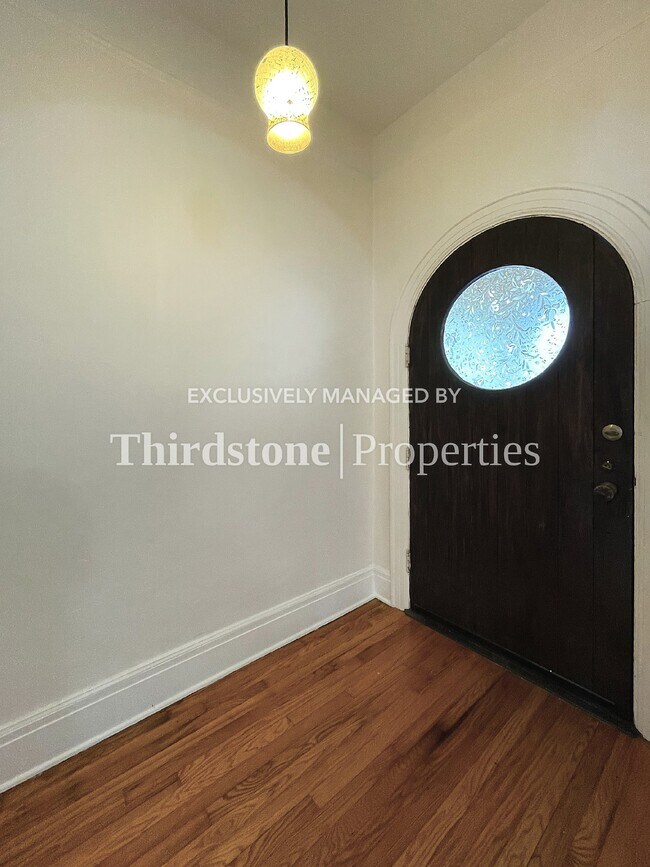 Foto del edificio - 1786 Challen Ave