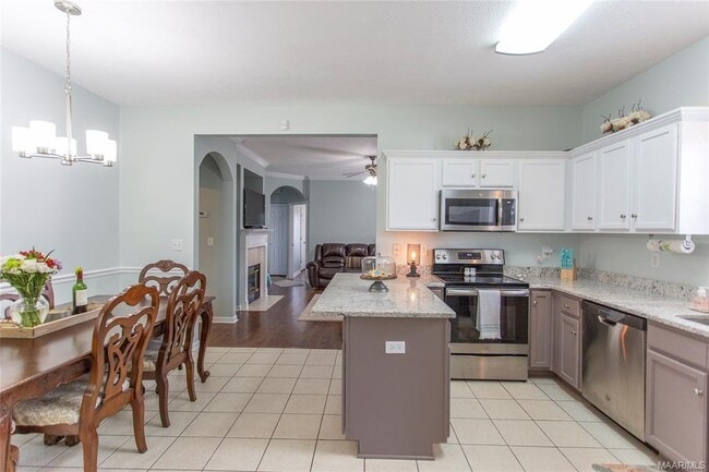 Building Photo - 6913 Sandfield Dr