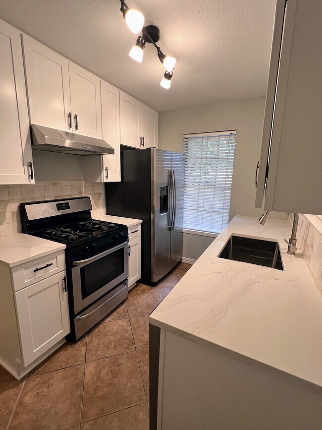 Cocina - 10623 Golden Quail Dr