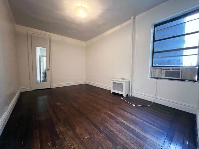 Foto del edificio - 160 Claremont Ave