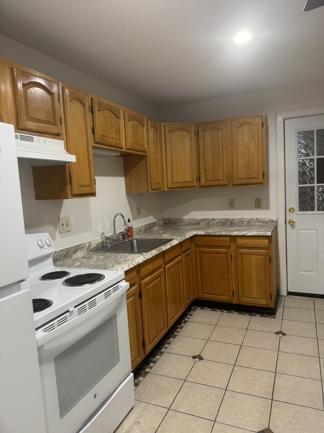 Kitchen - 268 E Main St